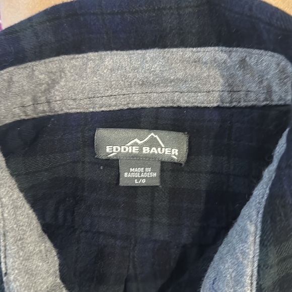 Eddie Bauer button up size large men’s - Picture 8 of 9